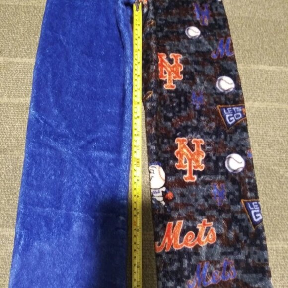 Boys Mets winter hat, stretch gloves and soft pajama pants - Picture 5 of 11